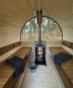 Apvali Barrel pirtis su pusmėnulio formos langu