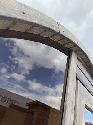 2 metrų apvali eglės medienos pirtis su panoraminiais full Bee eye langais