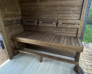 Termo medienos gultas lauko pirtyje