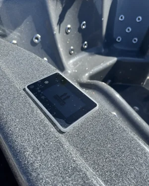 Elektra šildomas 3D Granite kubilas su jacuzzi patirtimi.