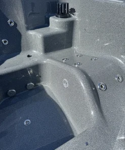 Elektra šildomas 3D Granite kubilas su jacuzzi patirtimi.