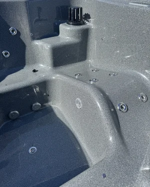 Elektra šildomas 3D Granite kubilas su jacuzzi patirtimi.